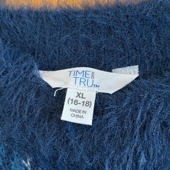 Sweater - Picture 2 of 3